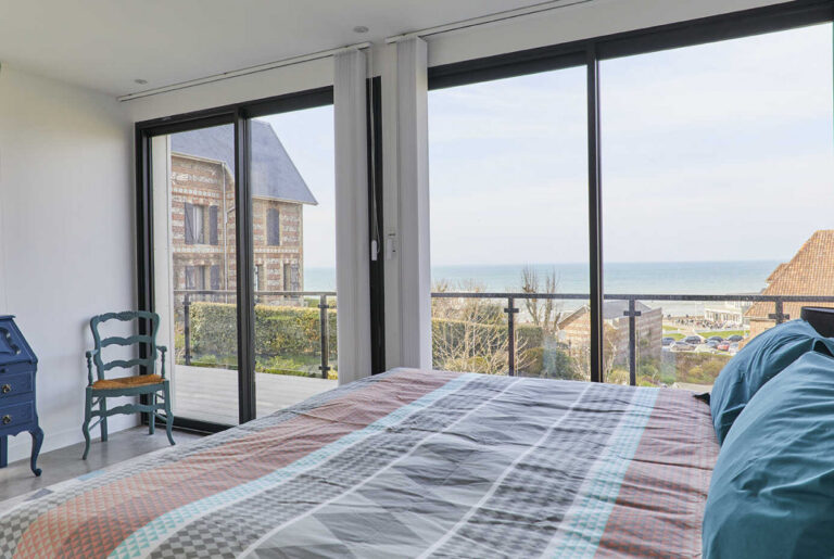 Chambre avec vue mer à la Villa Gabrielle, gîte de charme à Pourville-sur-Mer près de Dieppe.